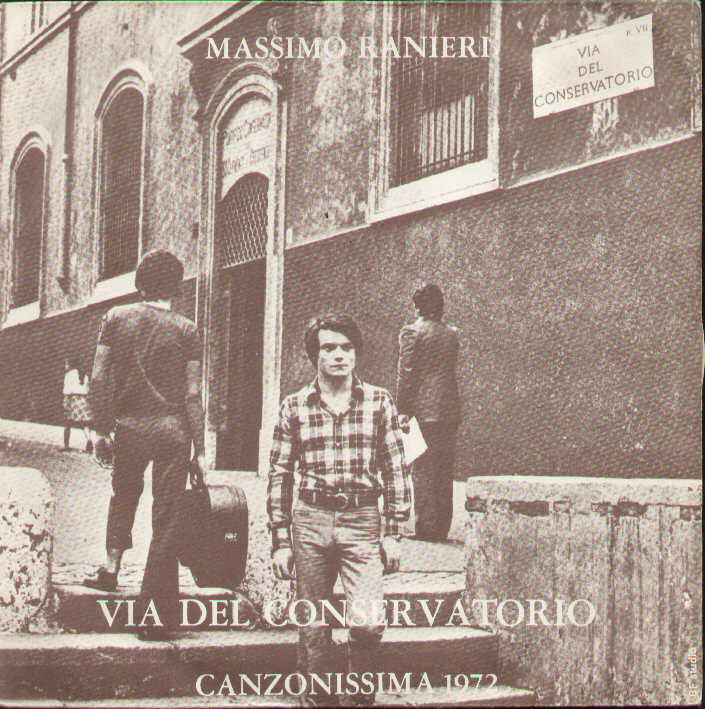 Via Del Conservatorio / Momento